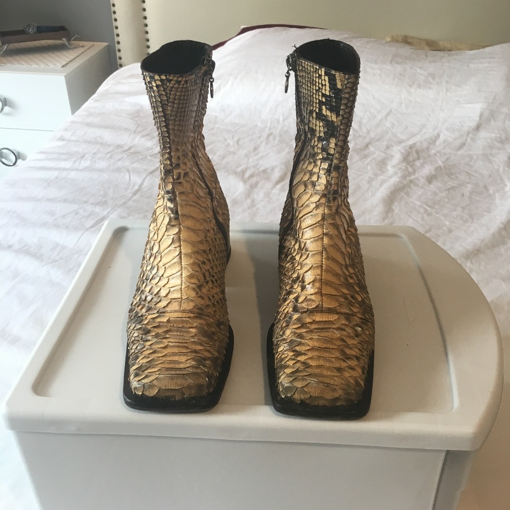 vera cuoio reptile skin boot, size 37.5